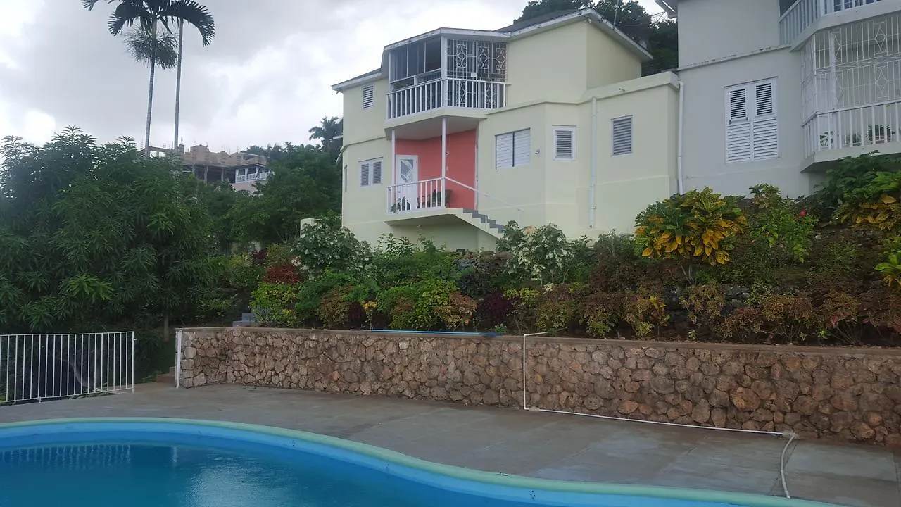 Csompo Bed And Breakfast Ocho Rios 0*,  Giamaica