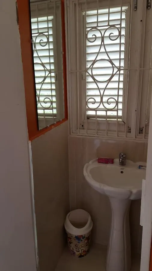 Csompo Bed And Breakfast Ocho Rios